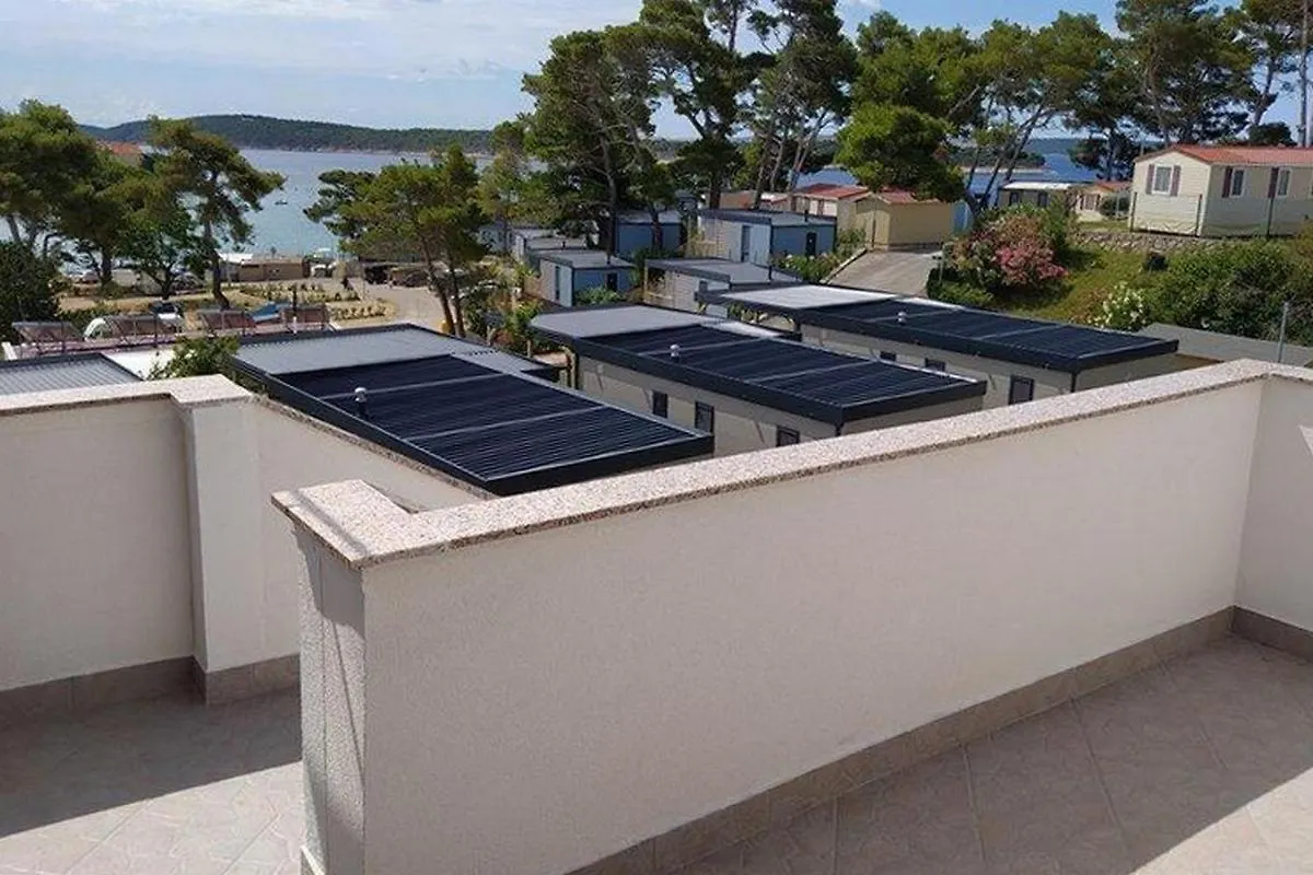 Apartments By The Sea Rab - 20222 Banjol